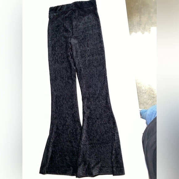 NWT FREE PEOPLE SO CHARMING VELVET FLARES TRENDING POPULAR BRAND WE THE FREE - Picture 8 of 8